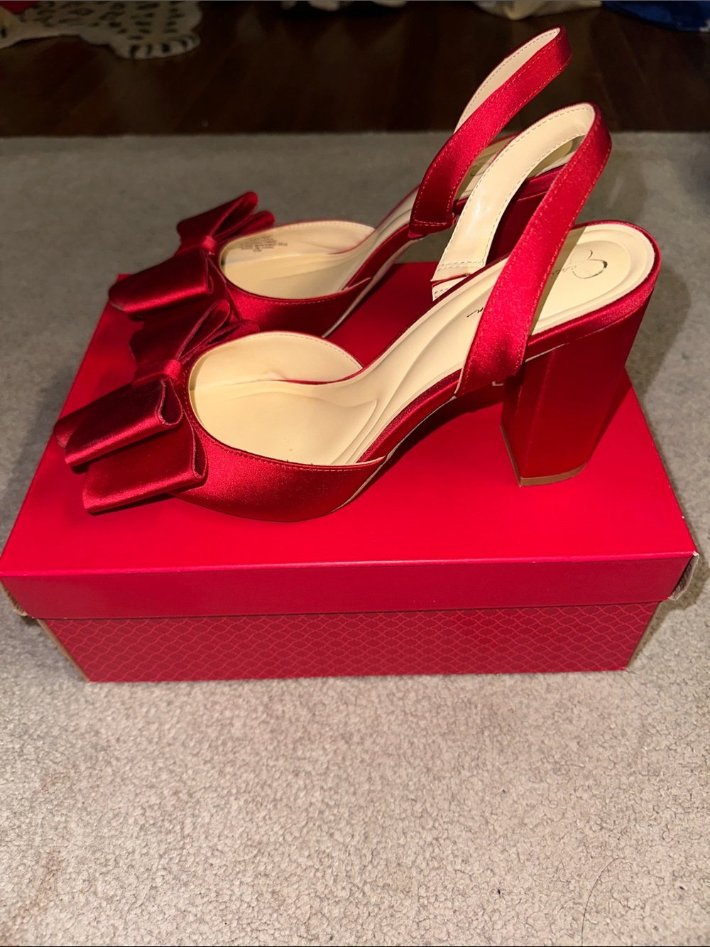 Jessica Simpson Red Satin Pointed-Toe Slingbacks with Large Bow - Picture 3 of 6